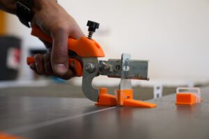 Réglage d’une pince de serrage Levelit